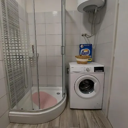 Nora Lastovo Apartamento Uble