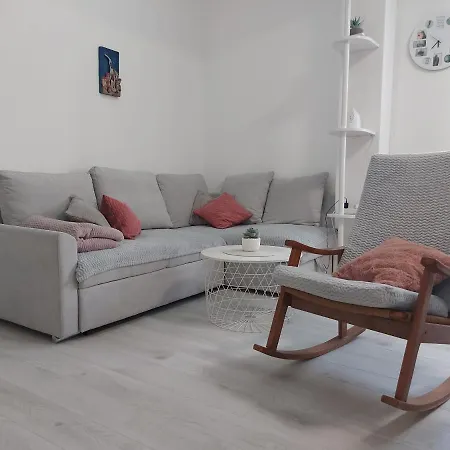 Nora Lastovo * Uble