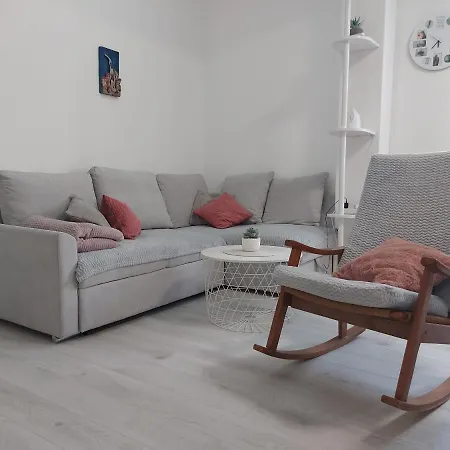 Nora Lastovo * Uble