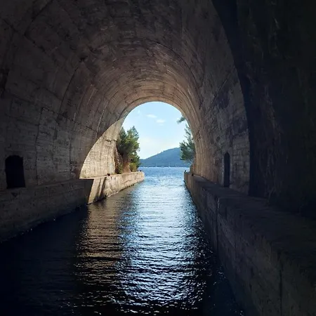 דירה Nora Lastovo *