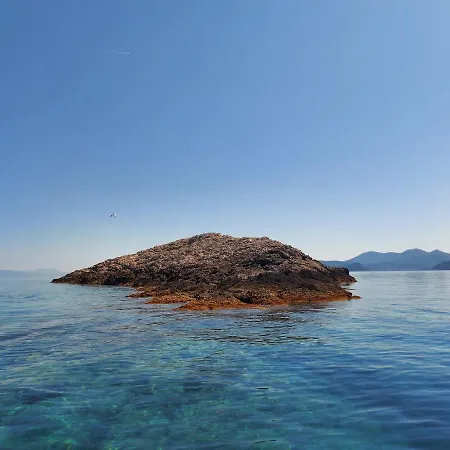 Nora Lastovo דירה אובלי