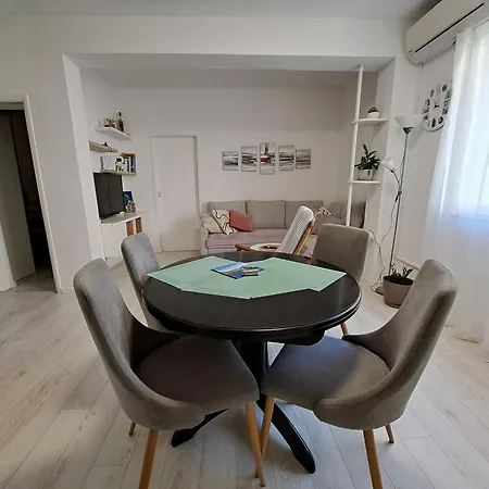 Nora Lastovo Apartman *