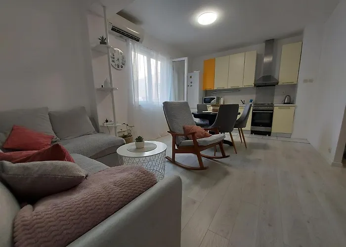 Апартаменты Nora Lastovo *