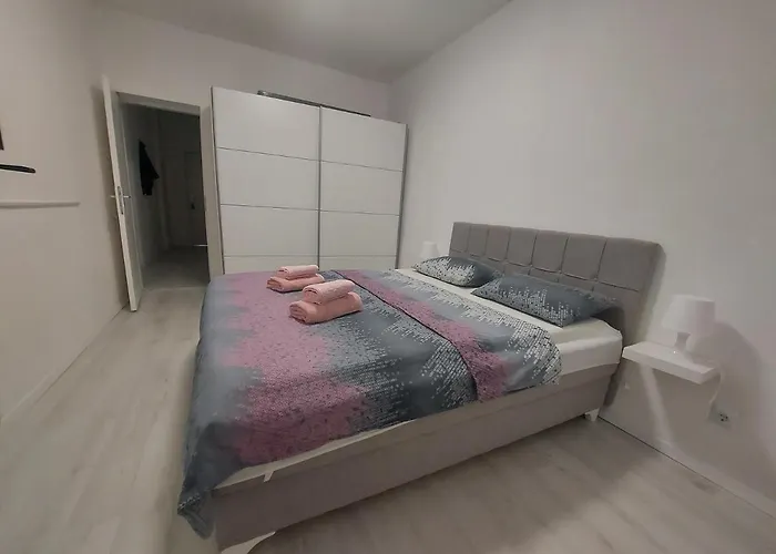 Nora Lastovo * Ubli