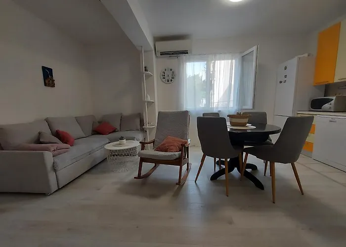 Nora Lastovo Апартаменты