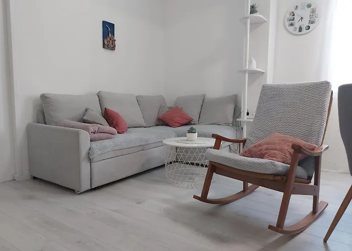 Nora Lastovo * Ubli